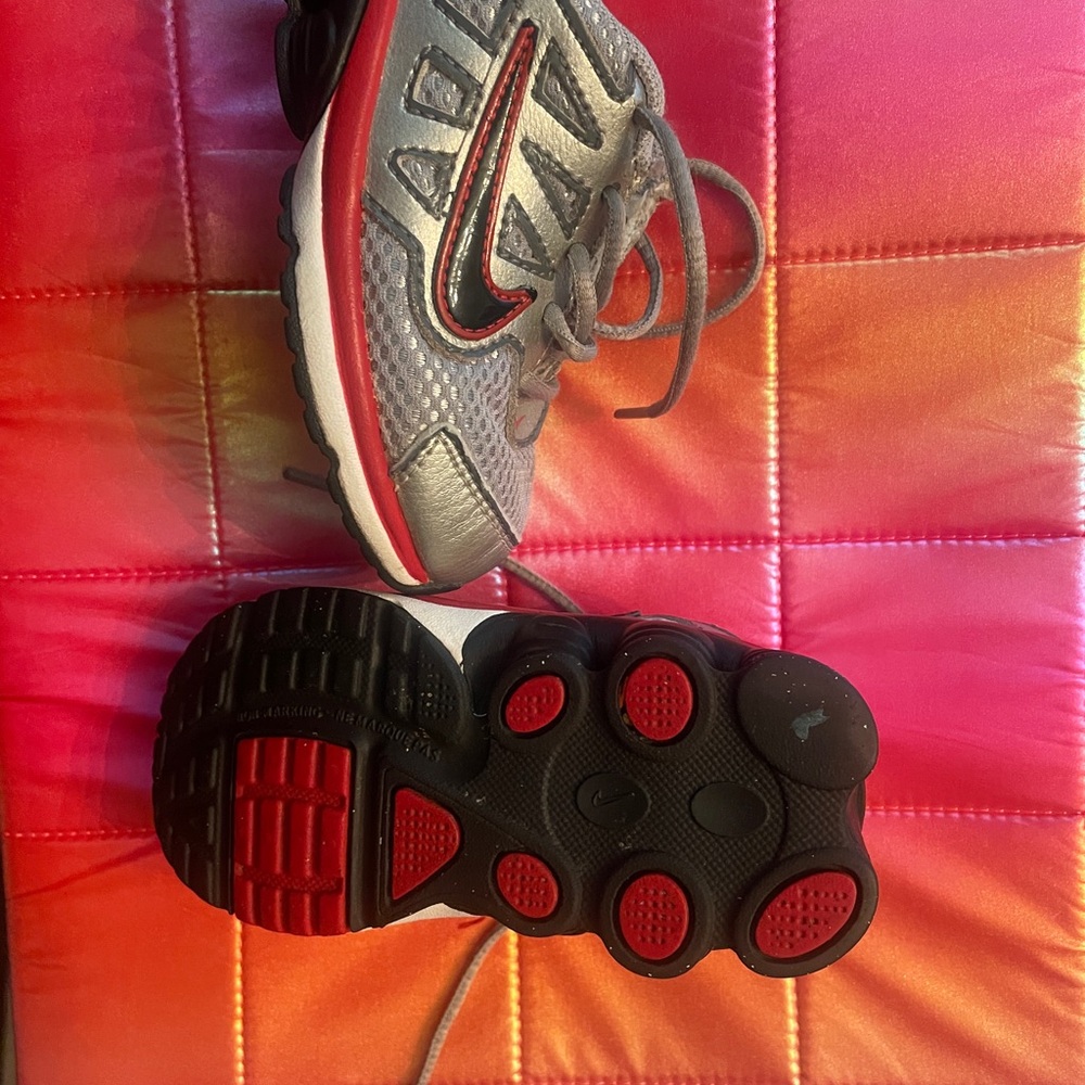 Nike Toddler Silver and Red Shox
